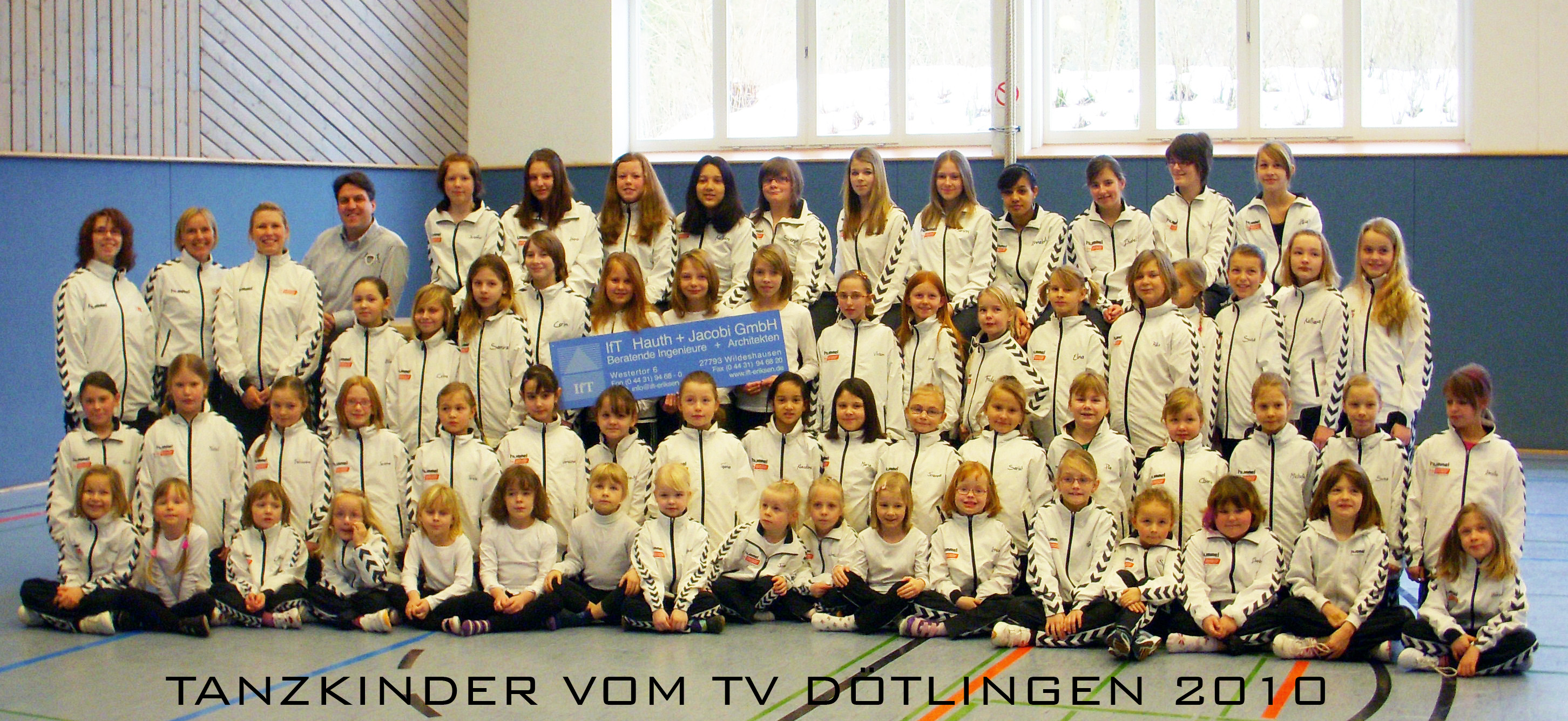 Tanzsparte TV Dötlingen bekam 2010 neue Anzüge (Architektur und Ingenieurbüro Hauth und Jacobi Wildeshausen)